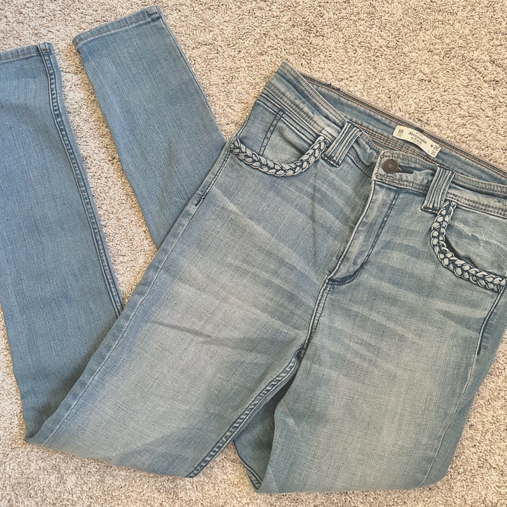 Abercrombie & Fitch High-Rise Jeans Size 6